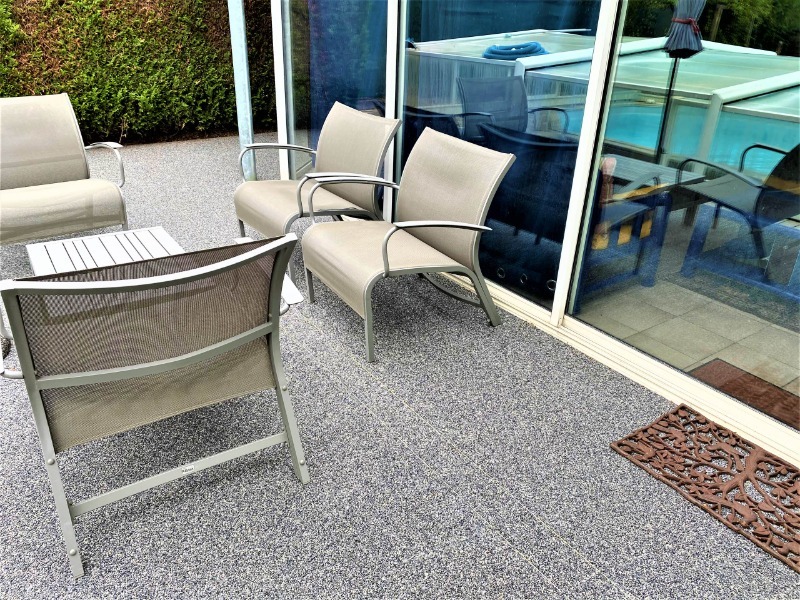 Moquette de pierres de R&eacute;sineo